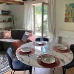 Maison Des Roses Гостевой дом