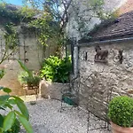 Гостевой дом Maison Des Roses Fontaine-Chaalis